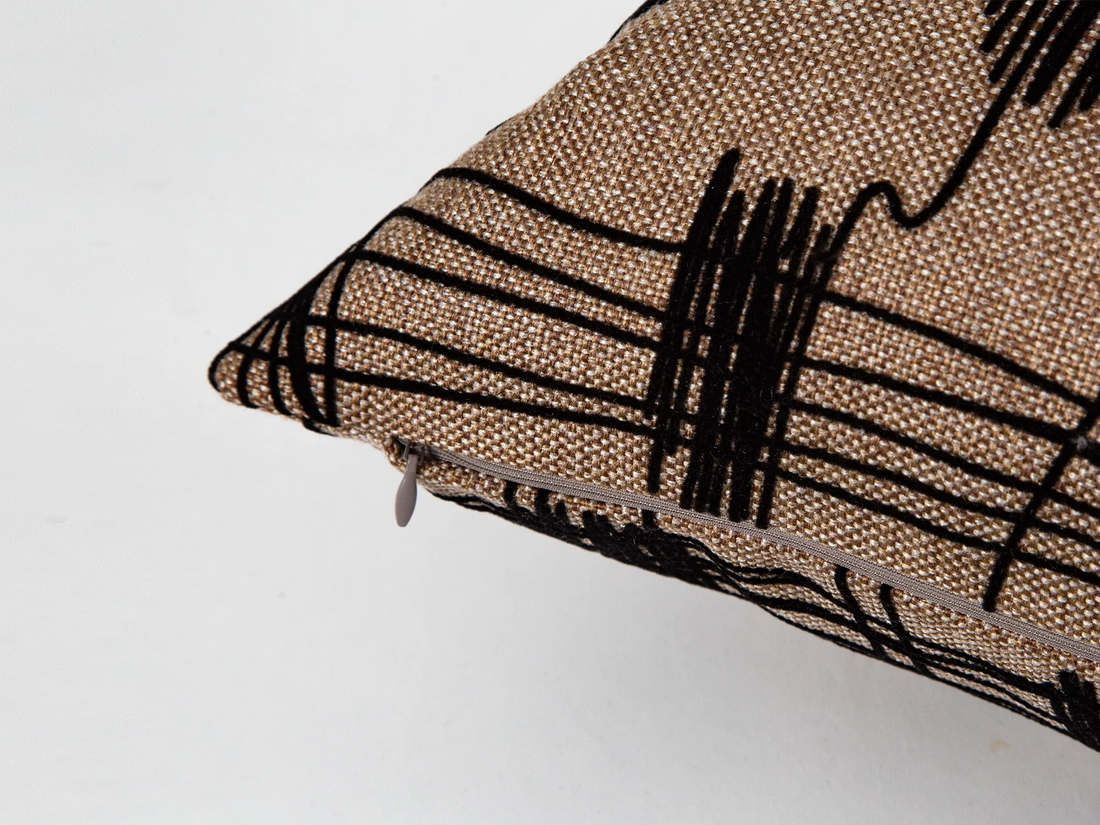 Abstract Black Lines Pillow Cover