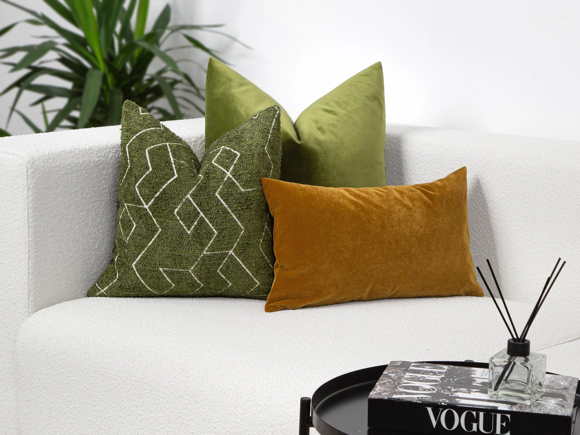 Green and White Geometric Pillow Cover